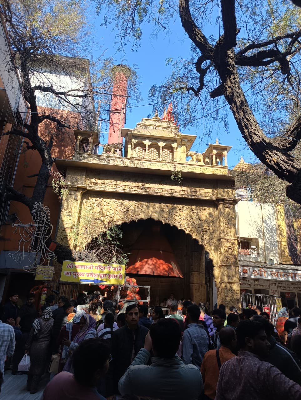 सालासर के मंदिरों के दर्शन