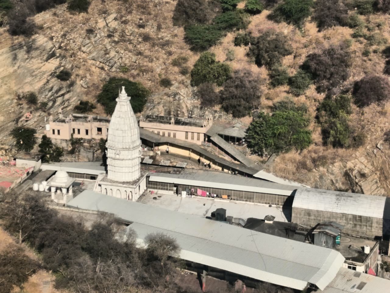 जीण माता मंदिर और काजल शिखर