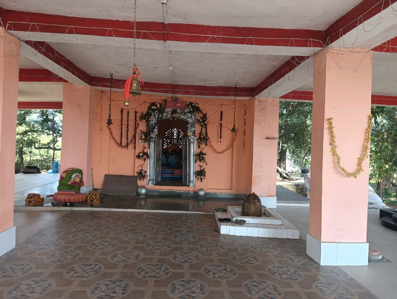 प्राचीन चोमुखा महादेव मंदिर